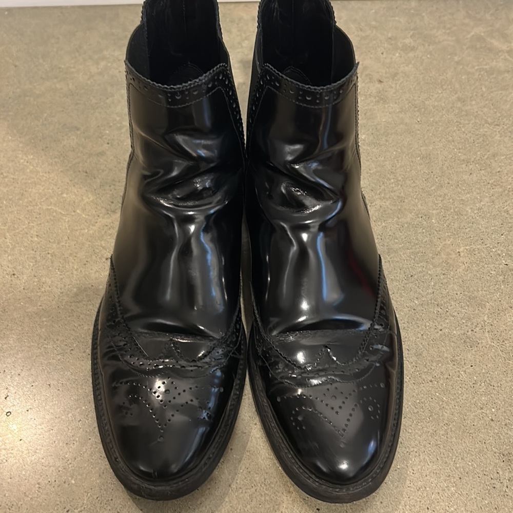 Burberry Wingtip Chelsea Boots - Picture 4 of 9